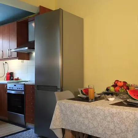 Colorful 110 M2 House In Chania Center! Appartamento