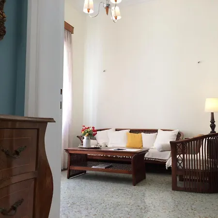 Colorful 110 M2 House In Chania Center! La Canea