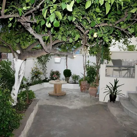 Colorful 110 M2 House In Chania Center! Apartment *
