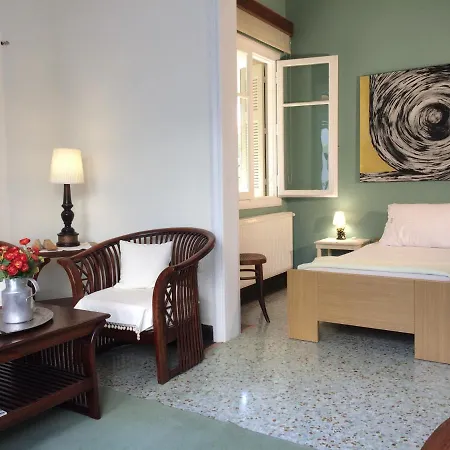 Colorful 110 M2 House In Chania Center!