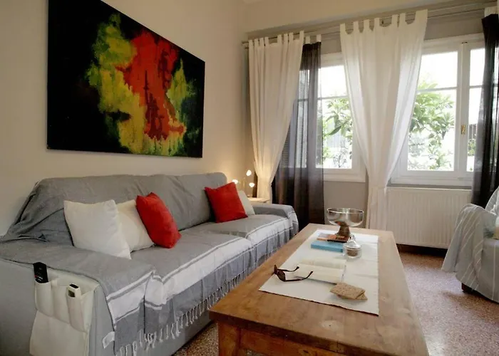 Colorful 110 M2 House In Chania Center! Hriszí Aktí Haniá