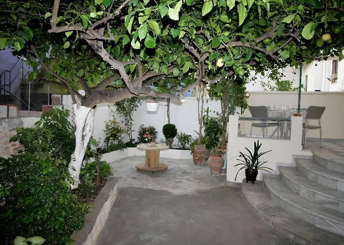 Colorful 110 M2 House In Chania Center! Apartman *