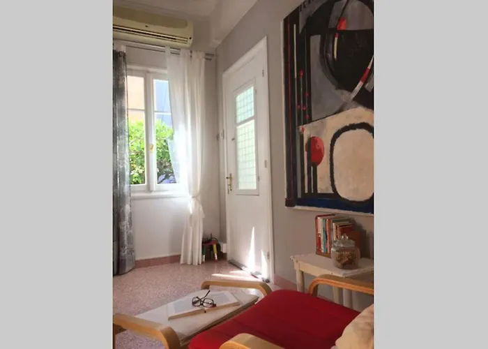 Colorful 110 M2 House In Chania Center! * Hriszí Aktí Haniá