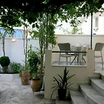 Colorful 110 M2 House In Chania Center! خانيا